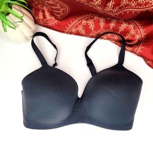 Wacoal Wireless Bra Black Size 32DD